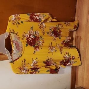 Beautiful Flowered Blouse Shirt  Size Small by Bobbie Brooks